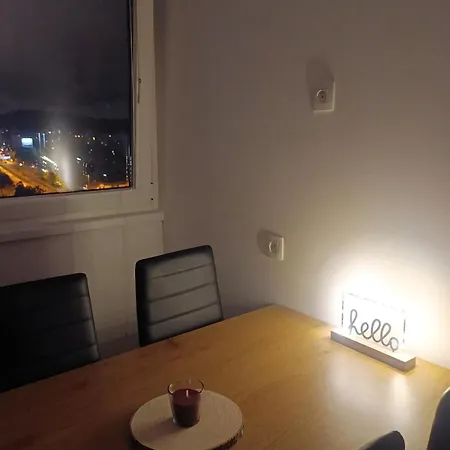 Apartment Renovated For Four *