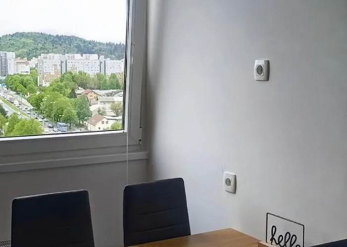 Renovated For Four דירה לובליאנה